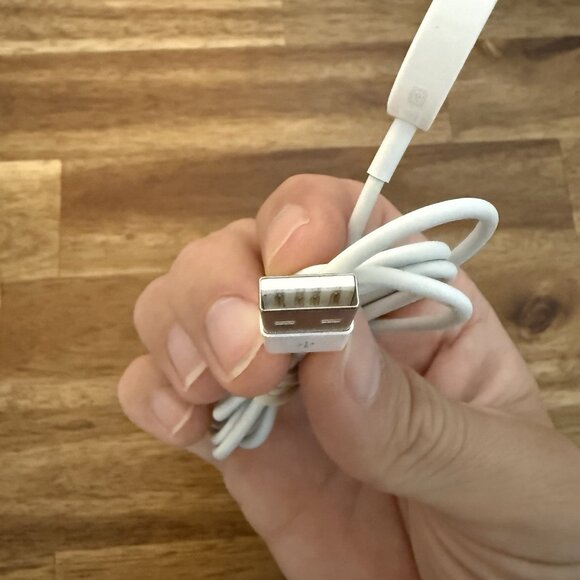 Apple Watch Magnetic Charger USB-A 1M White/White A1768 Genuine OEM USED Tested - Picture 6 of 7